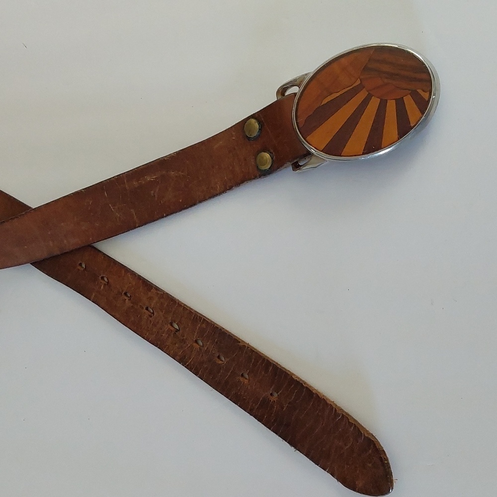 Von West Brown Leather Belt with Sunburst Buckle Hippie 70's Distressed Sz.M - Picture 4 of 6